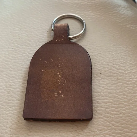 NEW ZEALAND KIWI Coin Leather Keychain / Keyring  Queensberry & Co. - Picture 2 of 2